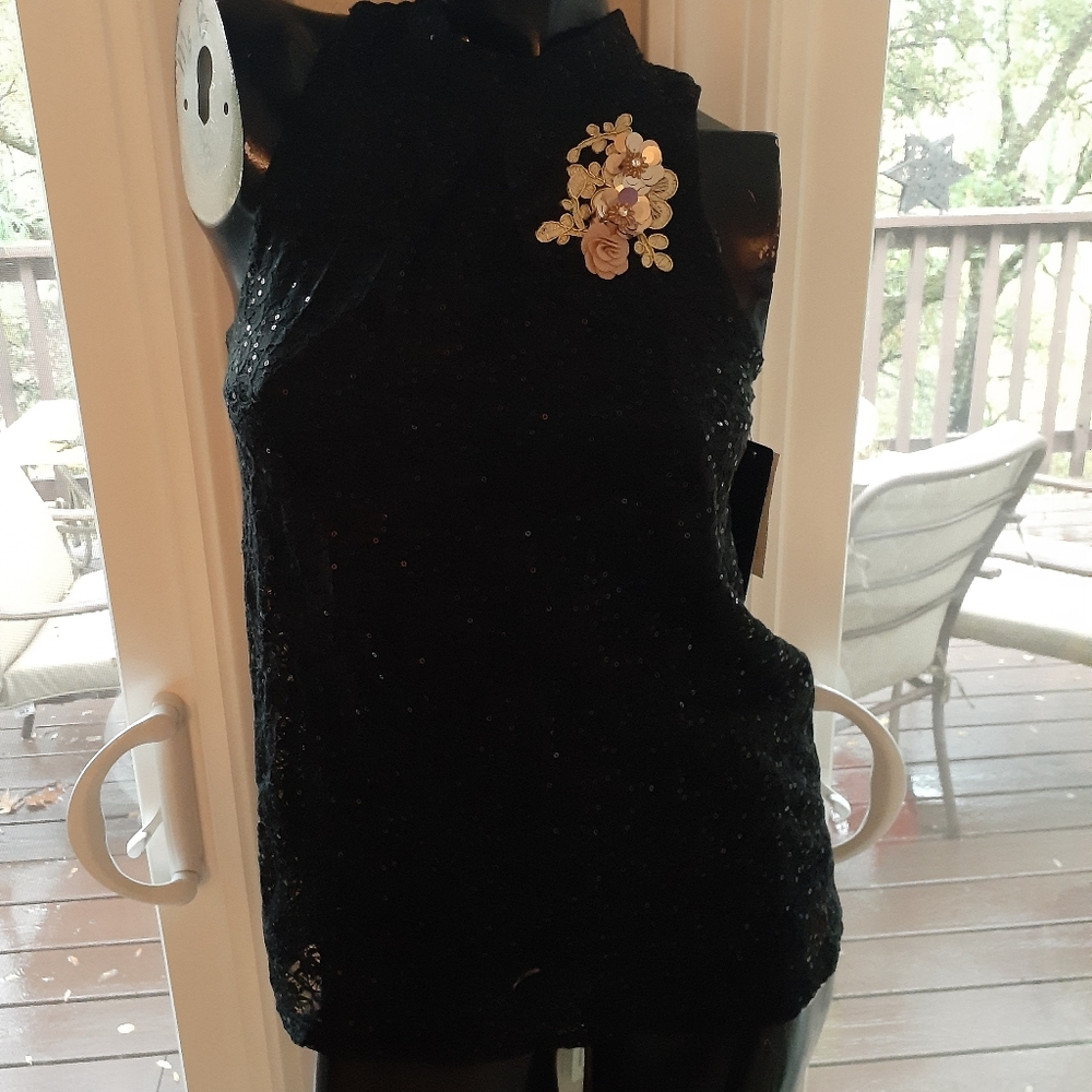 Sequin Lace Brooch Top
